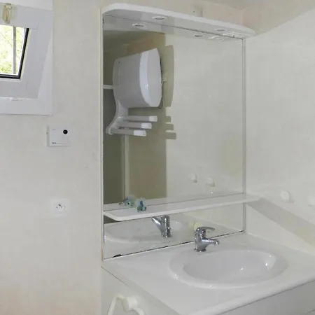 Near Mont St Michel & Nature Trails, Cleaning Included Feriehus *